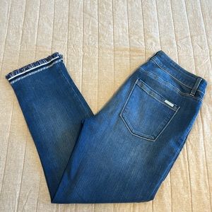 White House Black Market Slim Cropped Light Wash Denim Size 6